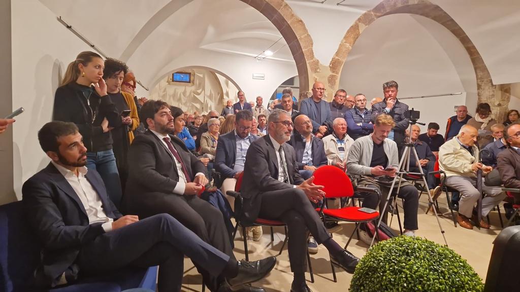 A Tagliacozzo l’evento “Abruzzesi davvero” con Fina e D’Amico: “E’ tempo di valorizzare le potenzialità dell’Abruzzo”. Il sindaco Giovagnorio: “Di fronte a quello che ha fatto Marsilio è doveroso esporsi al fianco di D’Amico”