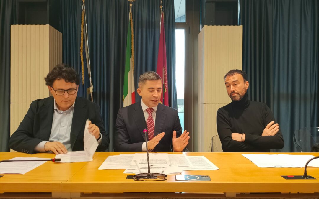 Centrosinistra su rete ospedaliera: “Un piano inattuabile e fuori dal DM 70. Il più grande bluff di Marsilio”